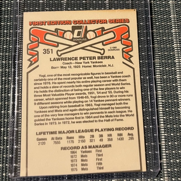 🔥ERROR CARD🔥 ⚾️ NY Yankees Yogi Berra Baseball MLB Coach/Manager Card # - Picture 2 of 4